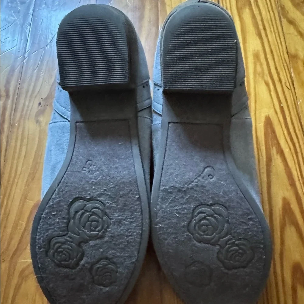 Gray Ankle Booties by Carlos size 9.5 - Picture 3 of 4